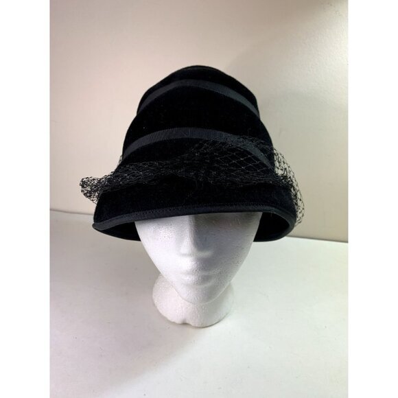 Vintage Women's Velvet Beehive Hat with Black Net and Tiered Bows - Picture 3 of 8